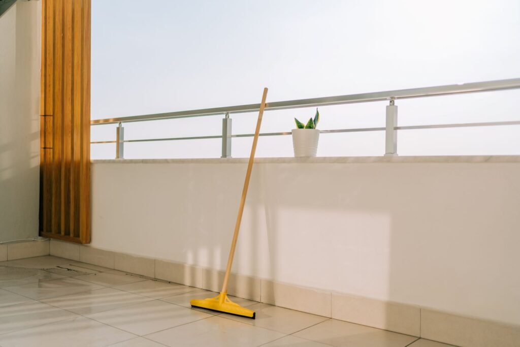 Balcony, terrace and window cleaning